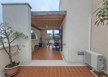 Appartamento con terrazzo abitabile